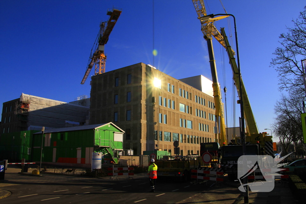 Torenkraan bij nieuwbouw ziekenhuis wordt verwijderd
