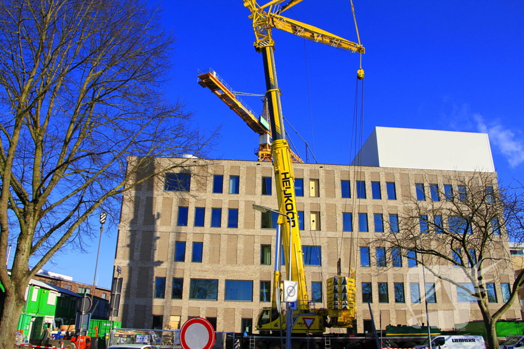 Torenkraan bij nieuwbouw ziekenhuis wordt verwijderd