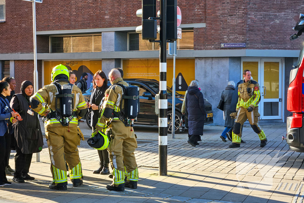 Brandweer doet onderzoek naar gaslucht