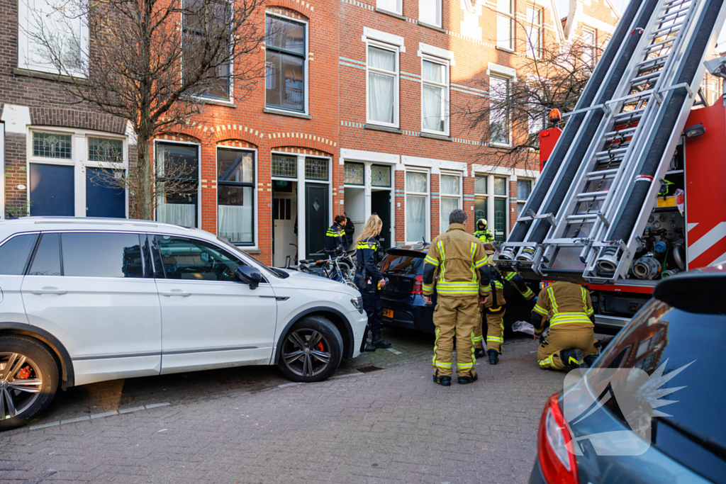 Meerdere brandweer eenheden ingezet bij woningbrand