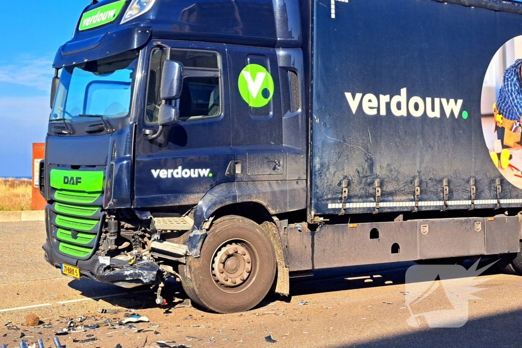 Ongeval tussen vrachtwagen en personenauto
