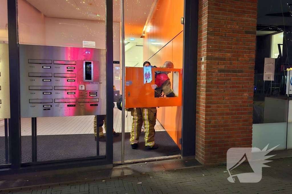 Brandweer ingezet voor brandende kerstboom