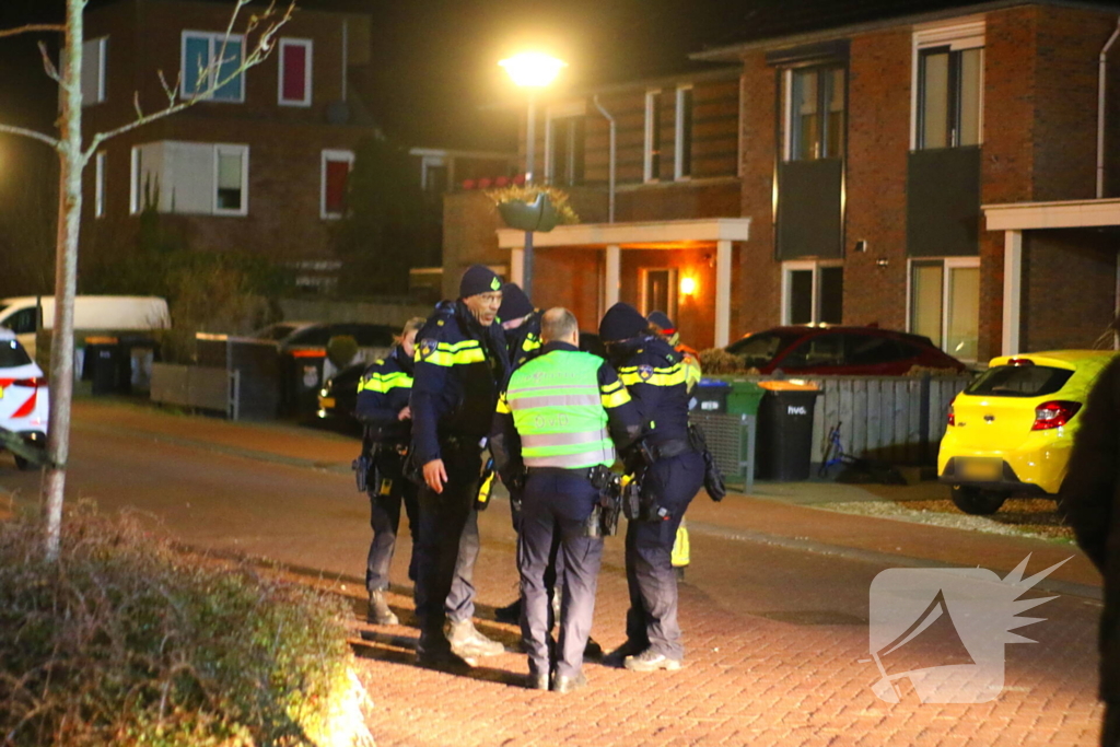 Brandweer blust brand na explosie