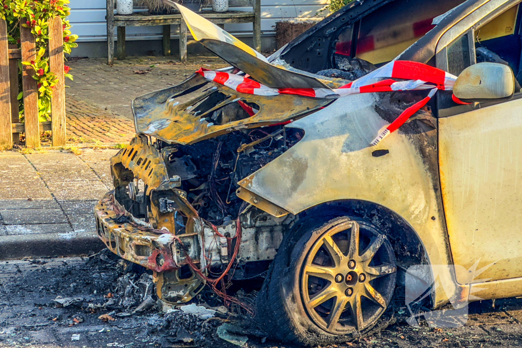 Weer autobrand, politie doet onderzoek