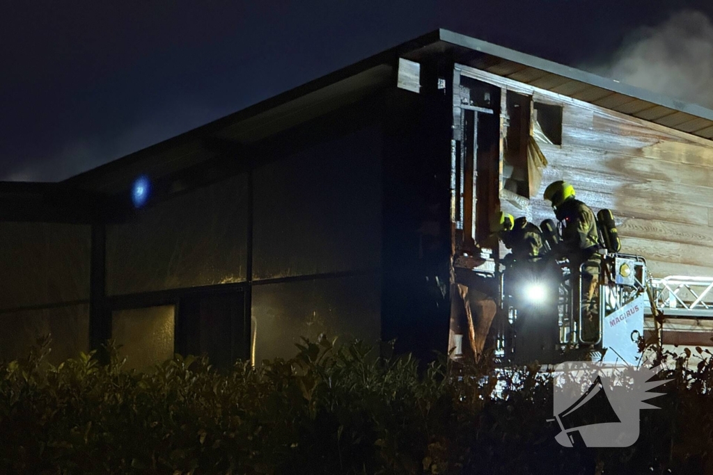 Veel schade door brand in bedrijfspand