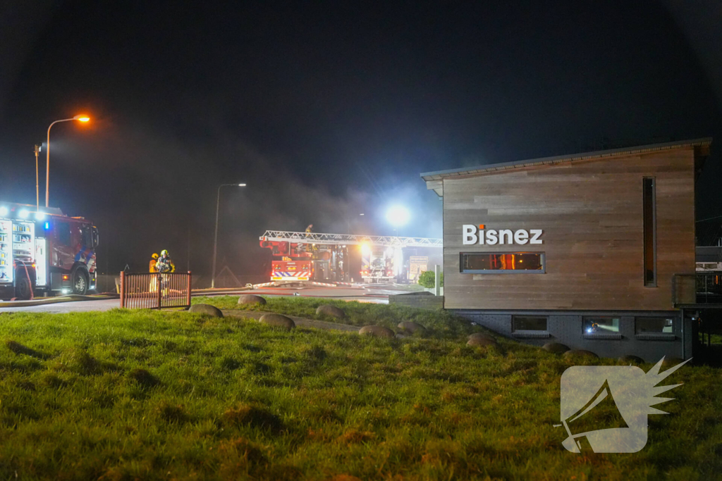 Veel schade door brand in bedrijfspand