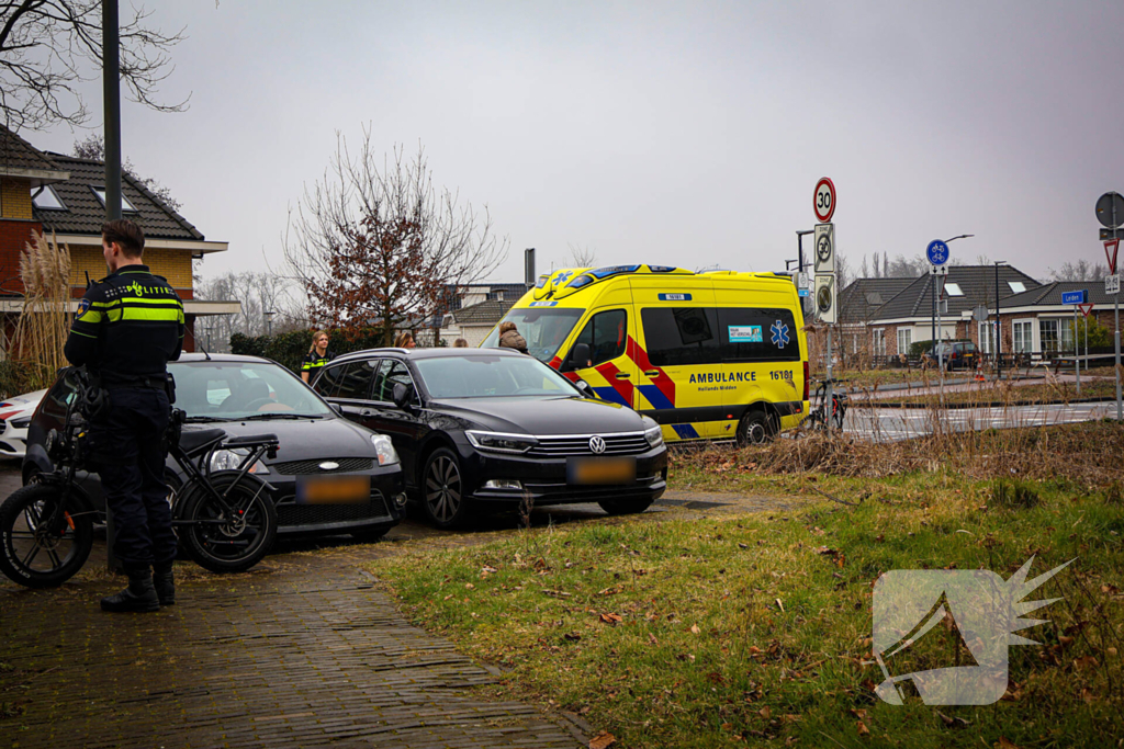 Automobilist ziet fatbiker over het hoofd bij oversteekplaats