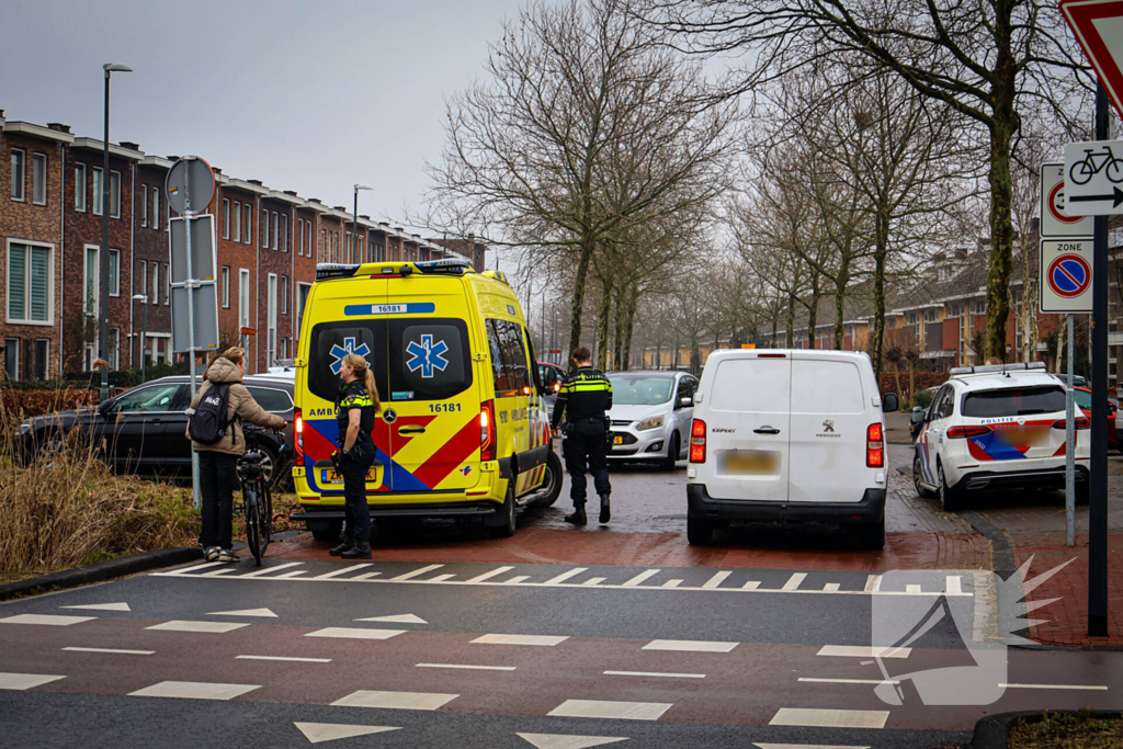 Automobilist ziet fatbiker over het hoofd bij oversteekplaats