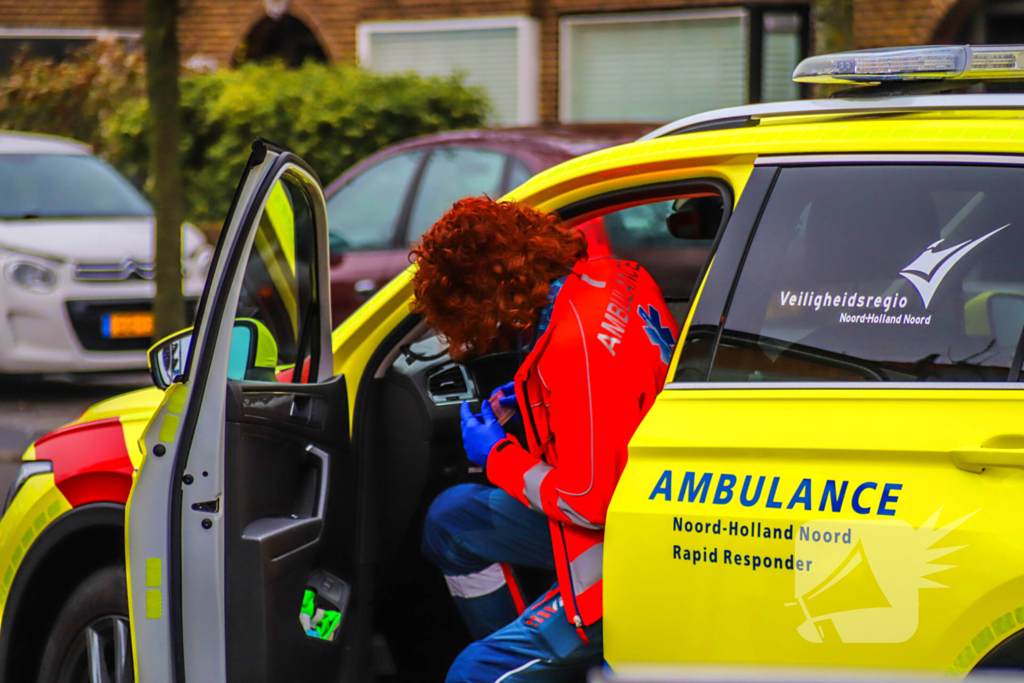 Zwangere vrouw gewond naar ziekenhuis na aanrijding