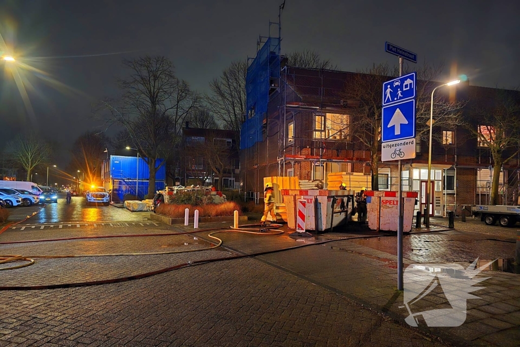 Afvalcontainer vliegt in brand