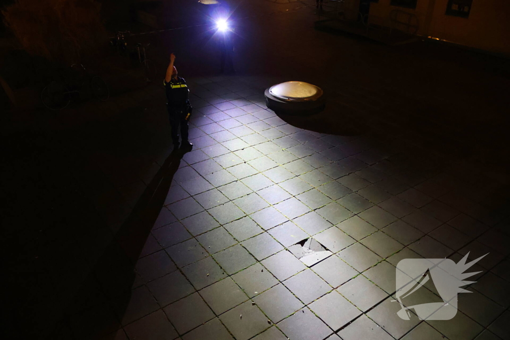 Zwaargewond persoon aangetroffen, politie doet onderzoek