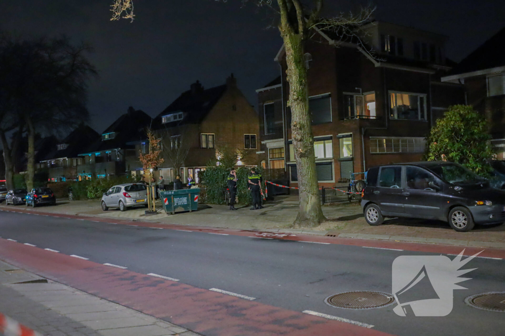 Brand na explosie bij woning