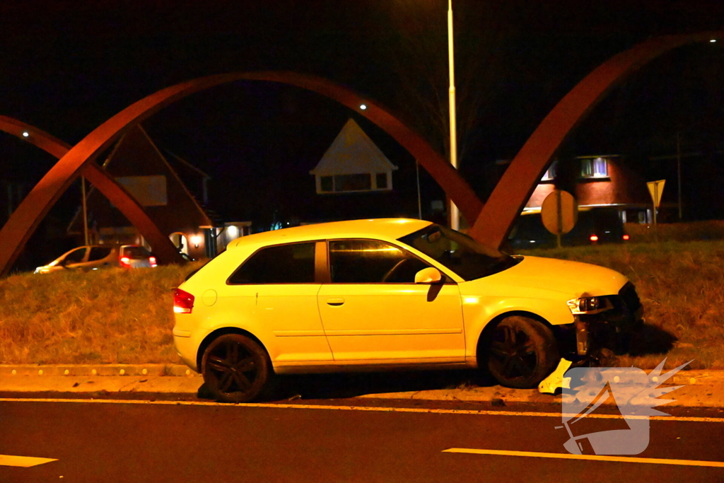 Bestuurder spoorloos na eenzijdige aanrijding