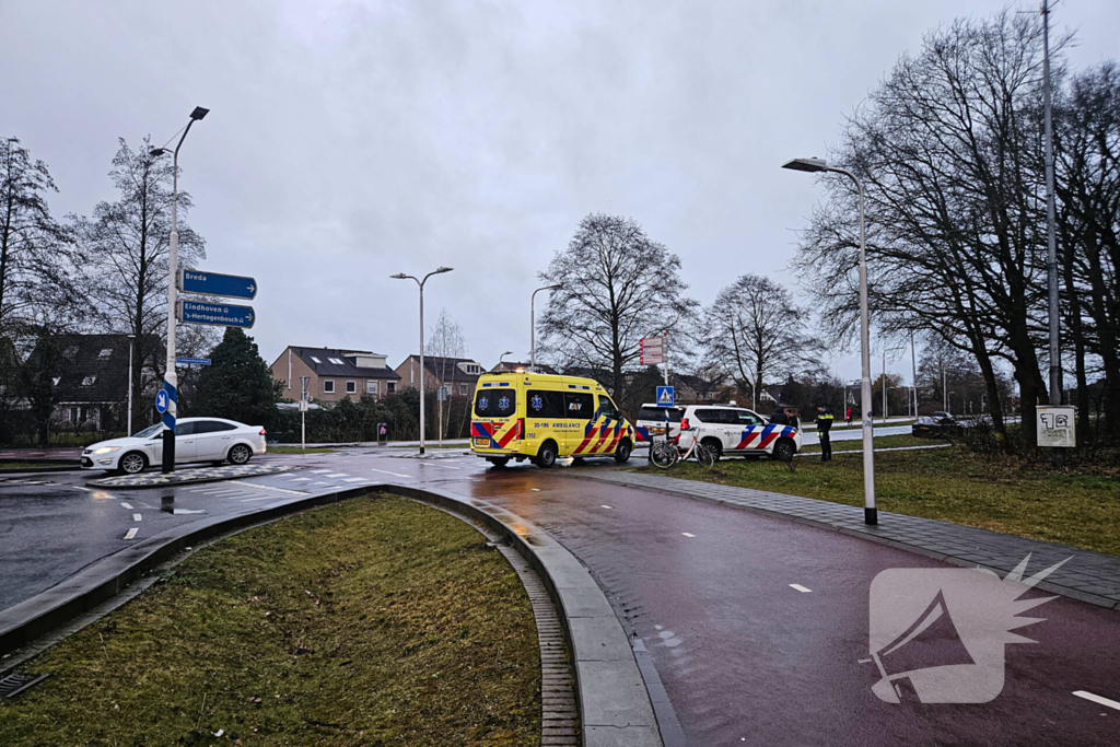 Fietser en automobilist in botsing op beruchte rotonde