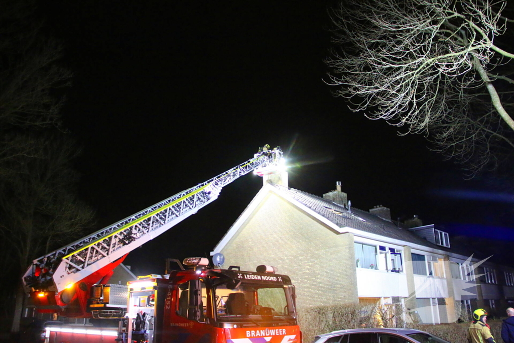 Brand in schoorsteen van woning