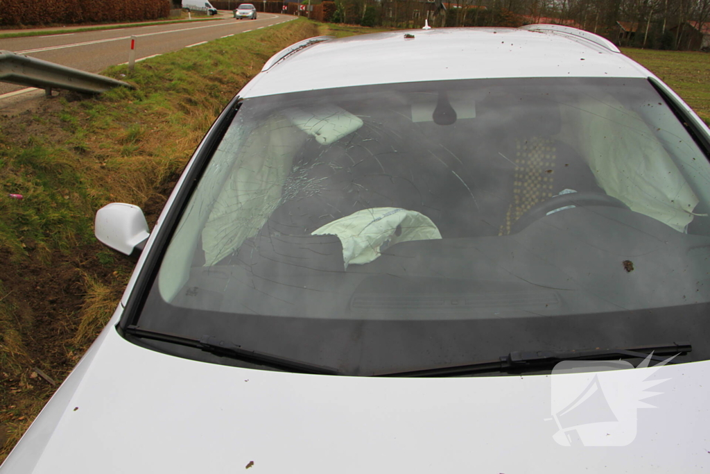 Auto zwaar beschadigd bij ongeval