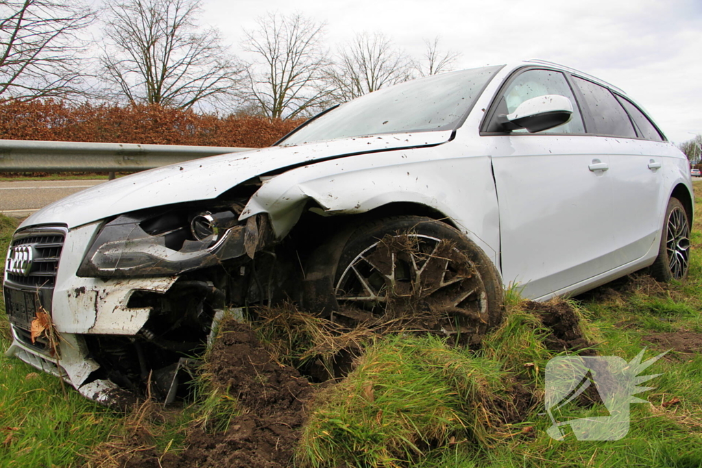 Auto zwaar beschadigd bij ongeval