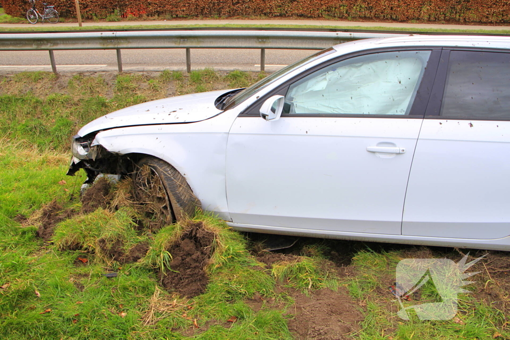 Auto zwaar beschadigd bij ongeval