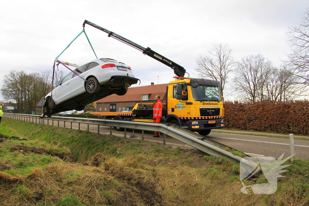 Auto zwaar beschadigd bij ongeval