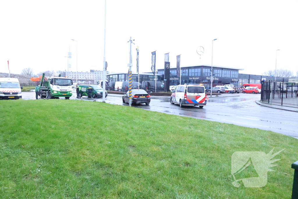 Bestelbus beschadigd bij ongeval