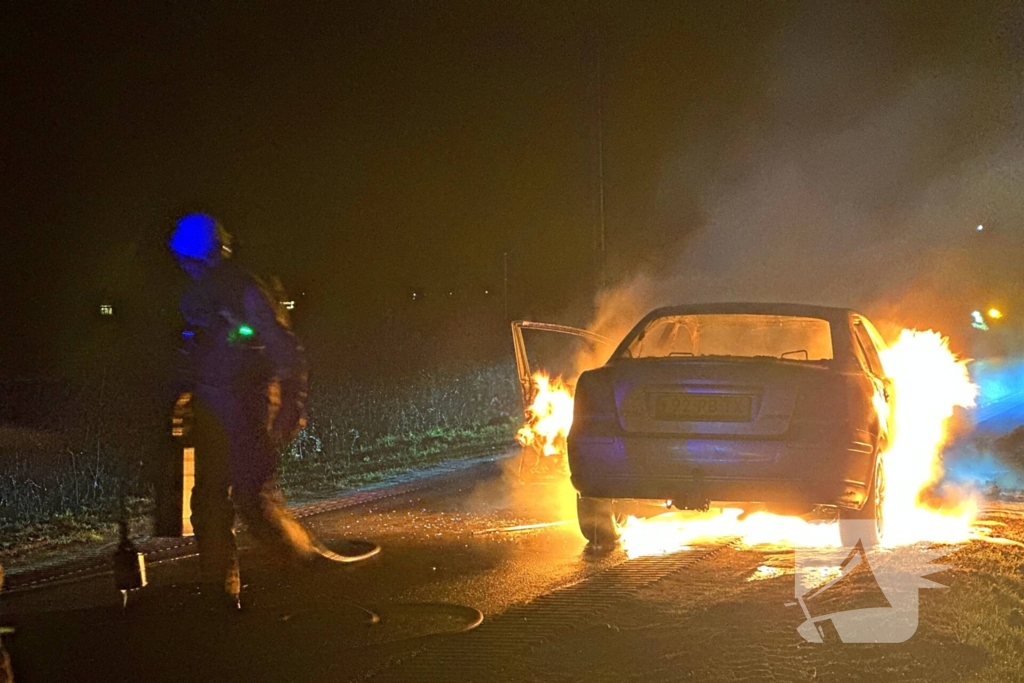 Brandweer ingezet voor autobrand