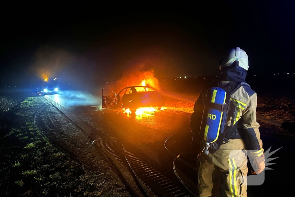Brandweer ingezet voor autobrand