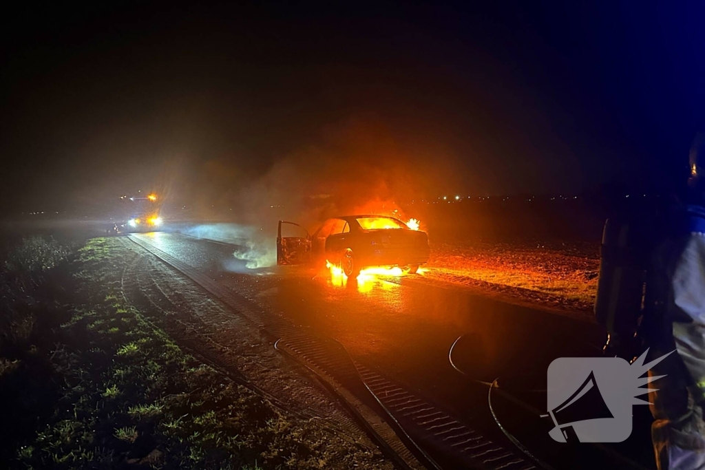 Brandweer ingezet voor autobrand