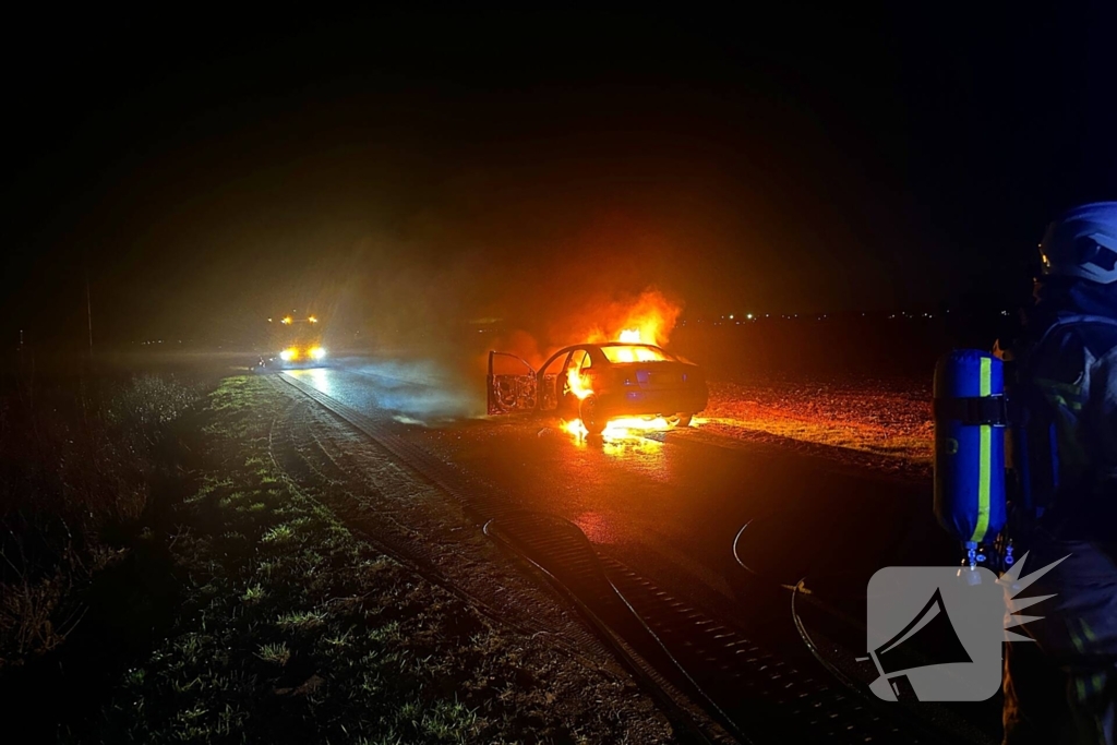Brandweer ingezet voor autobrand
