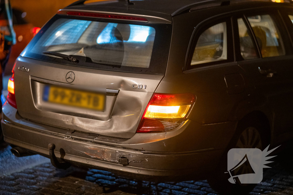 Forse schade bij aanrijding tussen twee voertuigen