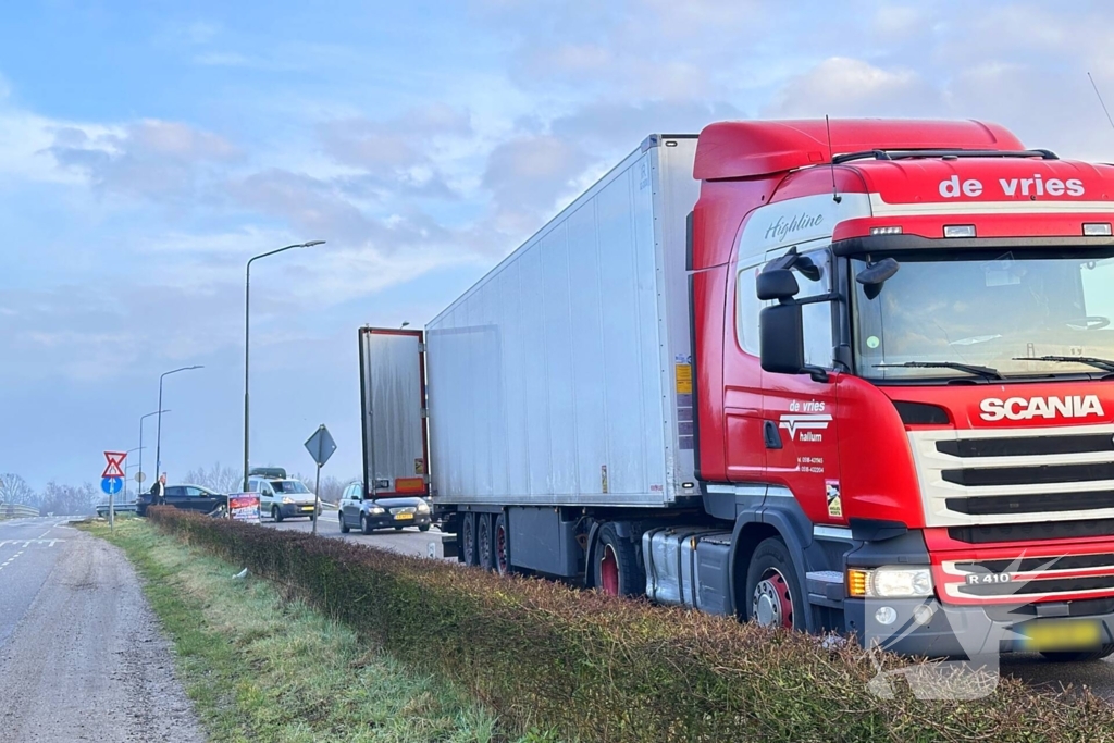 Ongeval tussen auto en vrachtwagen