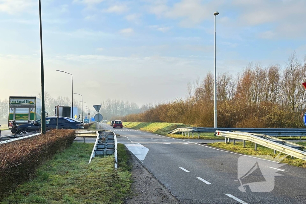 Ongeval tussen auto en vrachtwagen