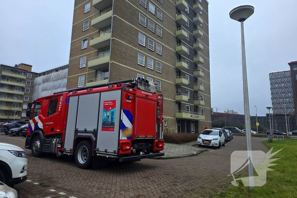 Brandweer in actie na alarm in flat