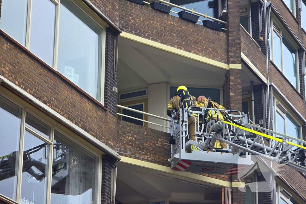 Brandweer in actie na alarm in flat