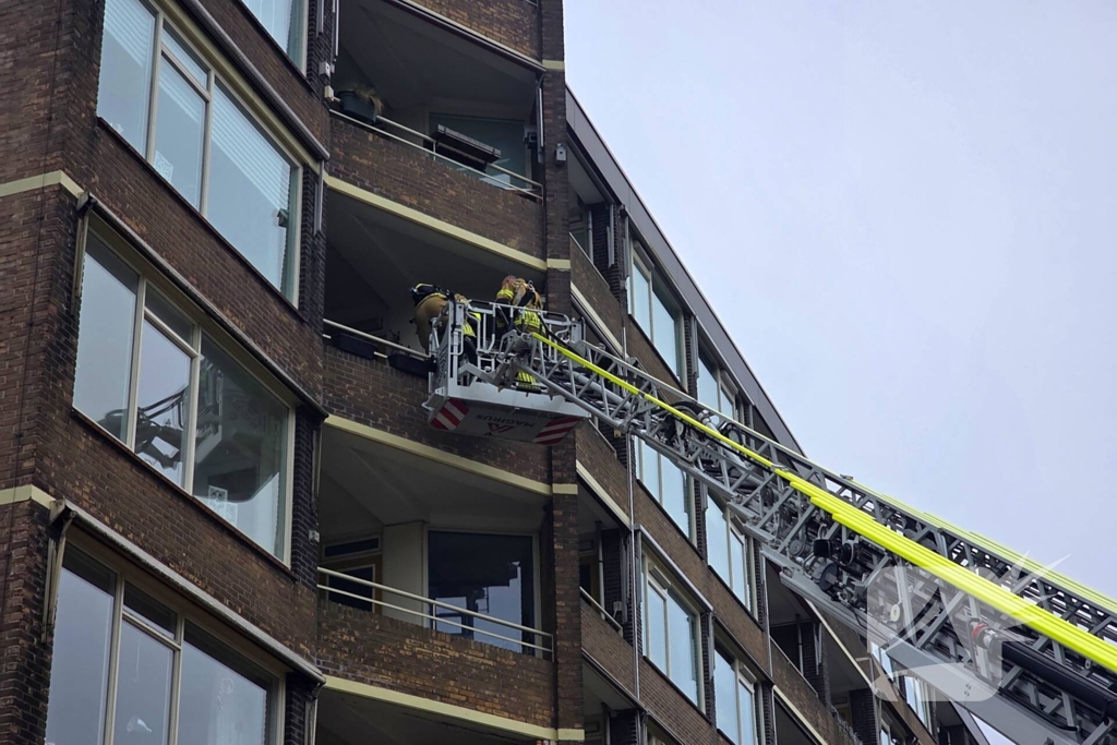 Brandweer in actie na alarm in flat