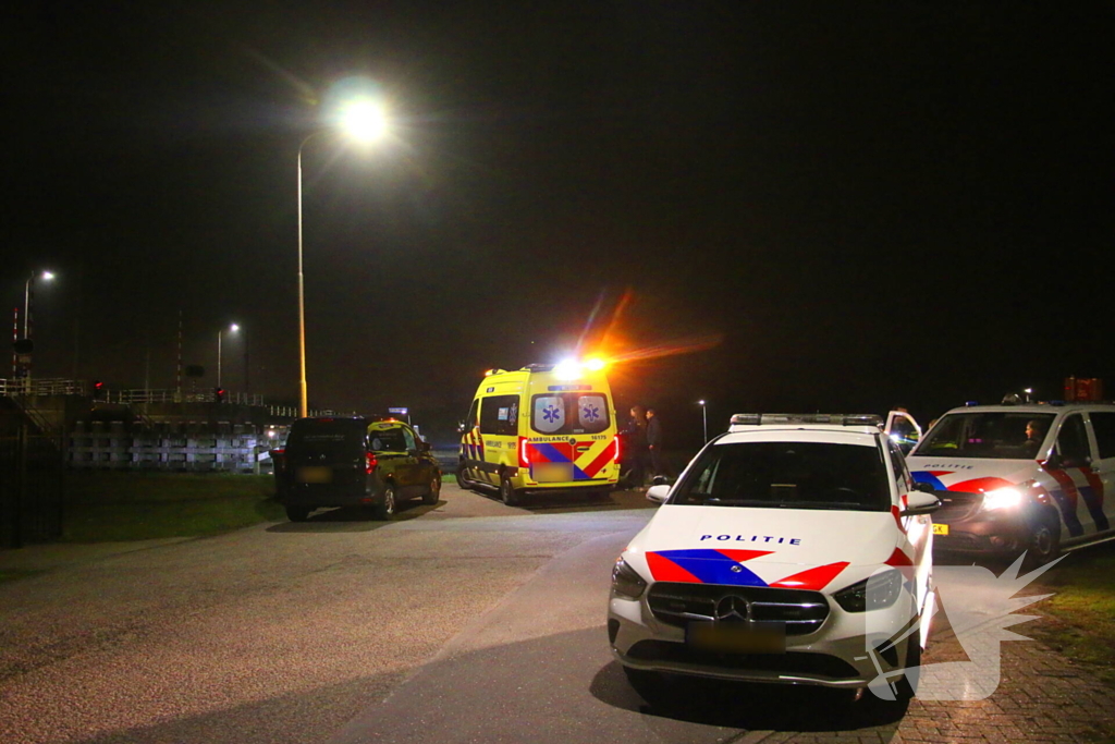 Duikteam brandweer ingezet voor auto in sloot