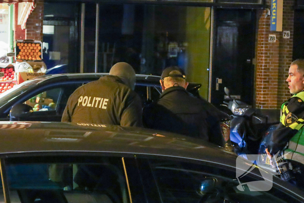 Arrestatieteam ingezet voor persoon op dak van woning