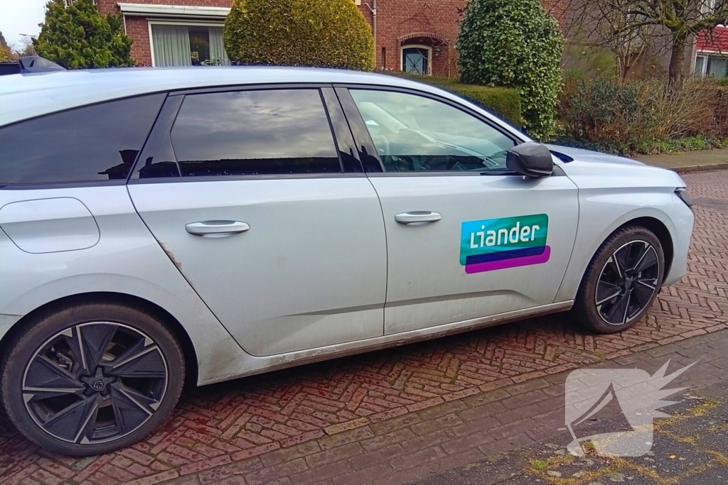 Automobilist ziet scooterrijder over het hoofd