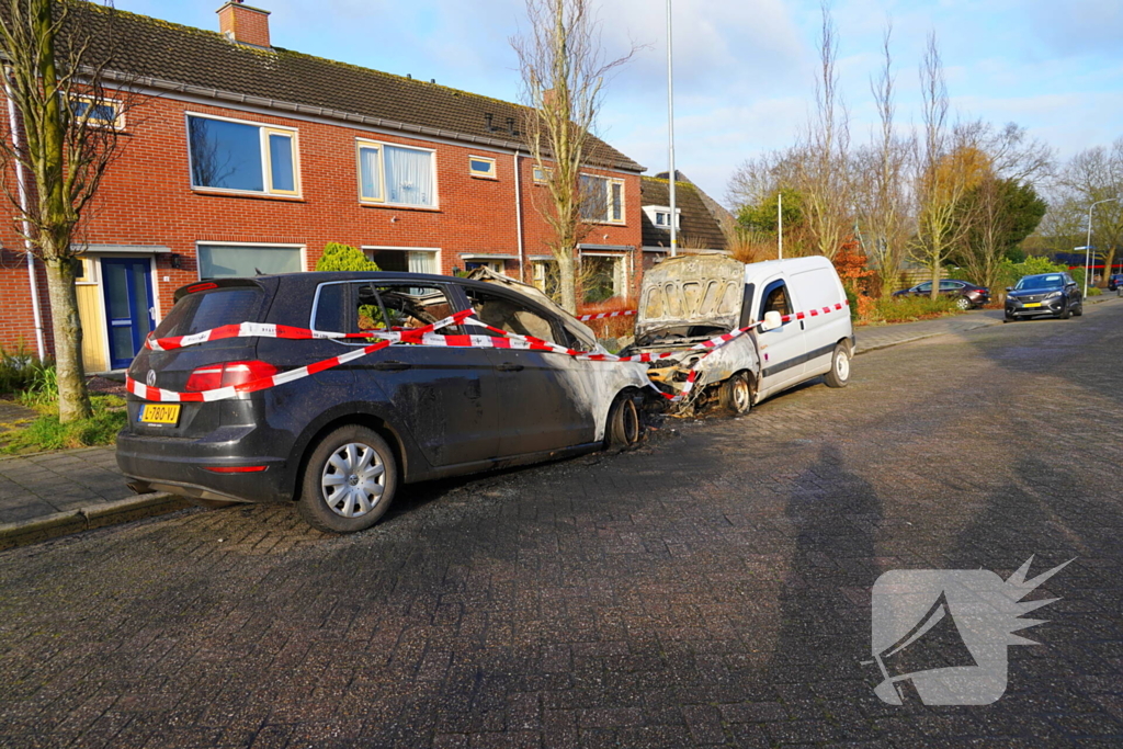 Politie start onderzoek naar autobrand