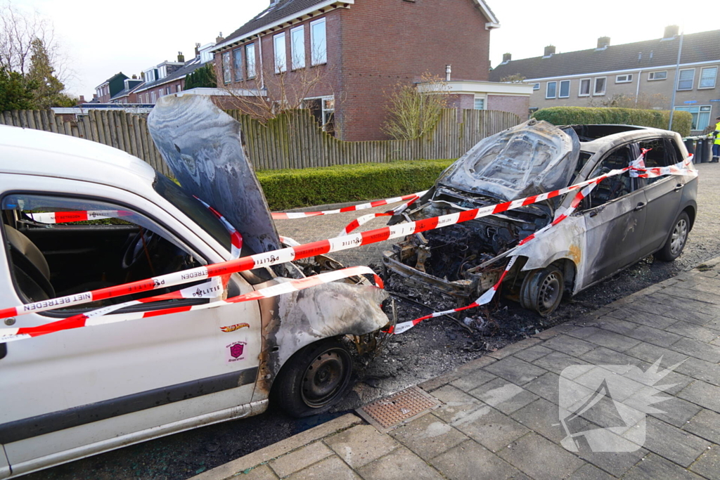 Politie start onderzoek naar autobrand