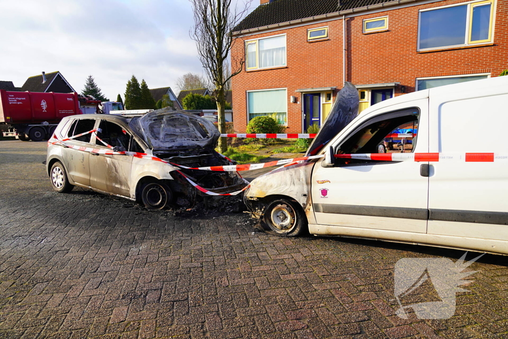 Politie start onderzoek naar autobrand