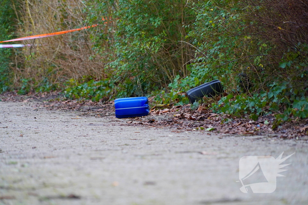 Vondst van gevaarlijke jerrycans zorgt voor afzetting