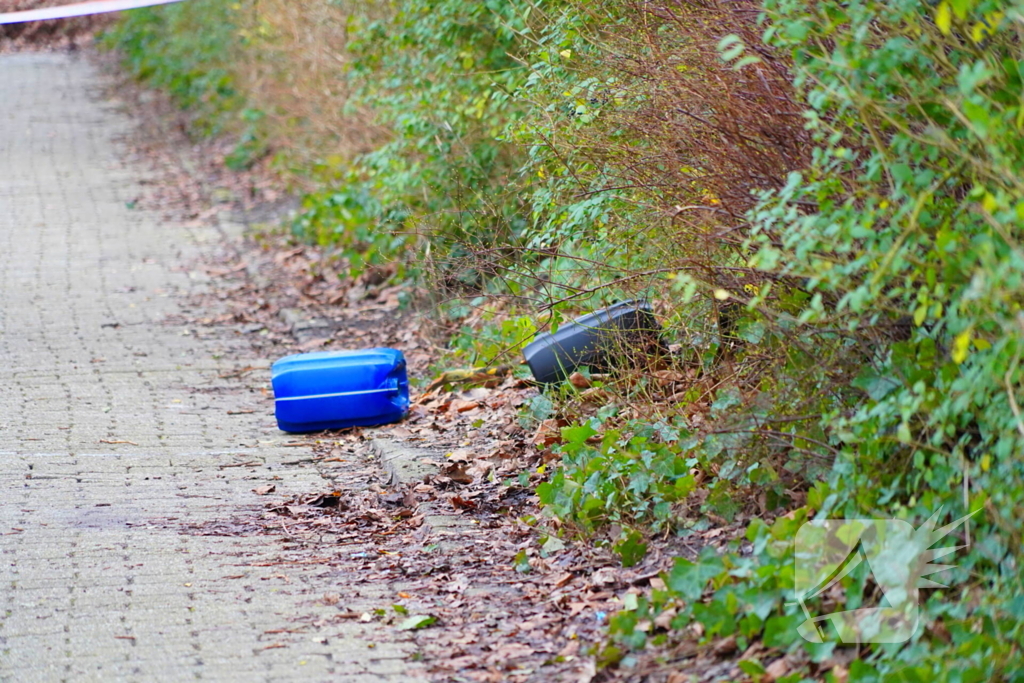 Vondst van gevaarlijke jerrycans zorgt voor afzetting