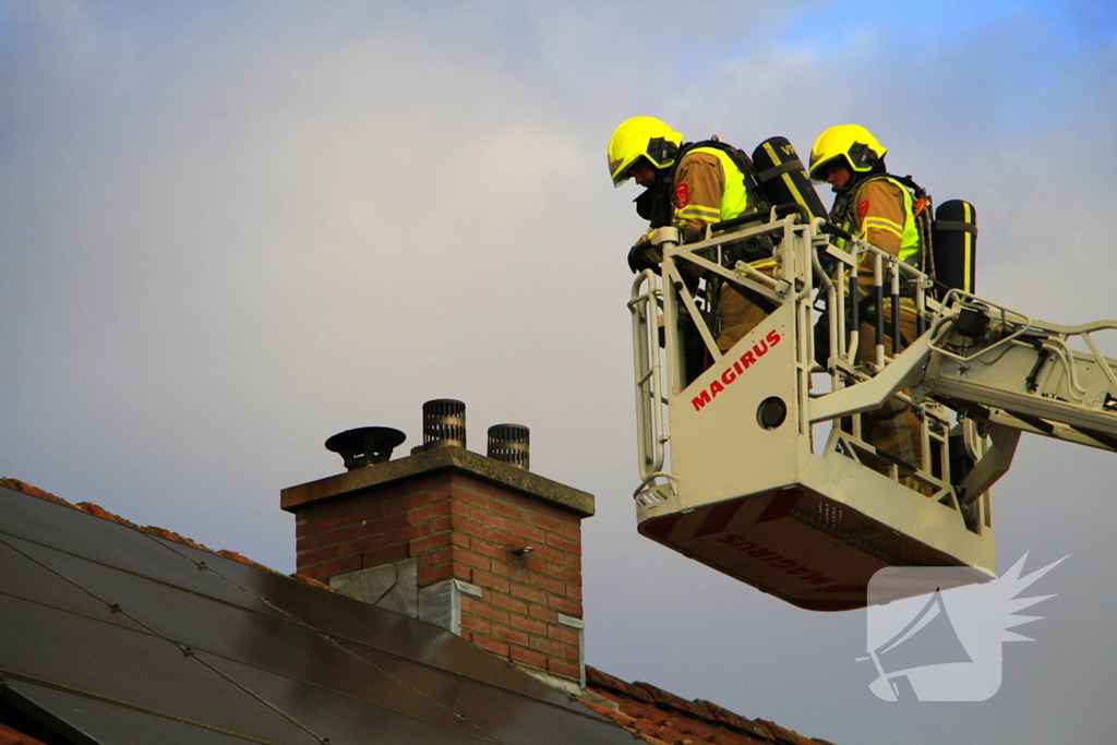 Schoorsteenbrand snel onder controle