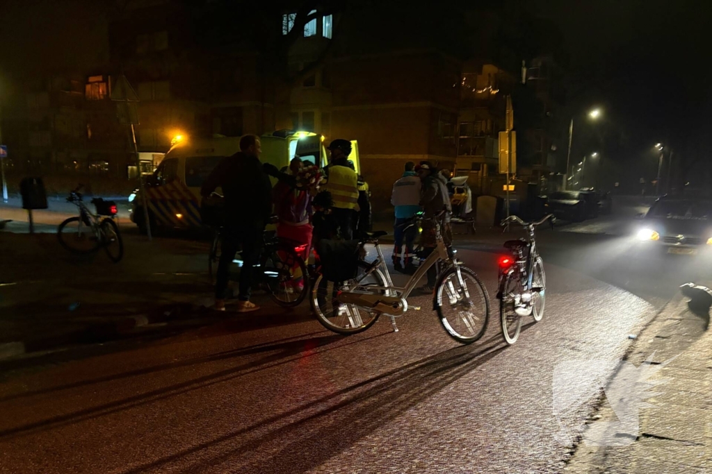 Gewonde scooterrijder naar ziekenhuis gebracht