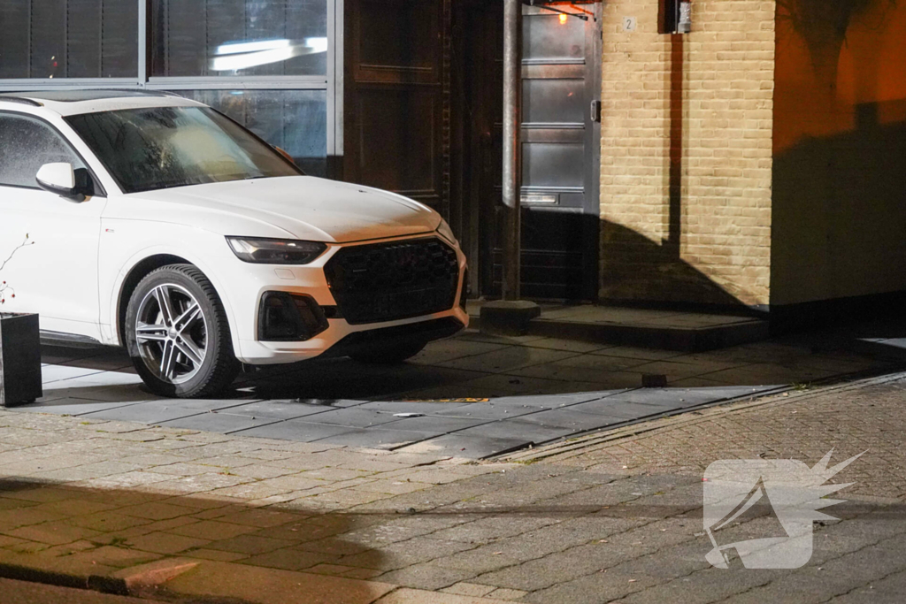 Explosie bij woonhuis, grote inzet hulpdiensten