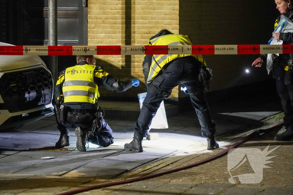 Explosie bij woonhuis, grote inzet hulpdiensten