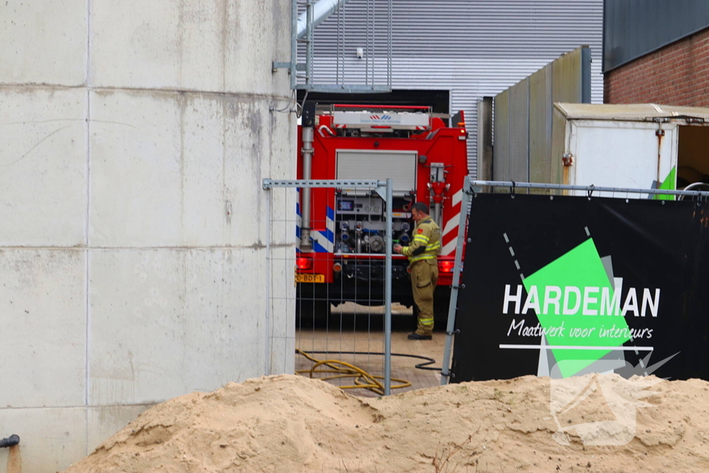 Dakbrand bij interieurinrichter geblust