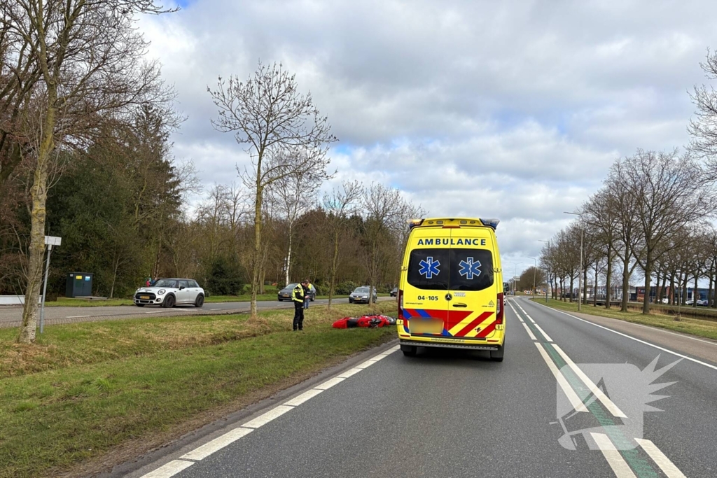 Motorrijder gewond na val op provinciale weg