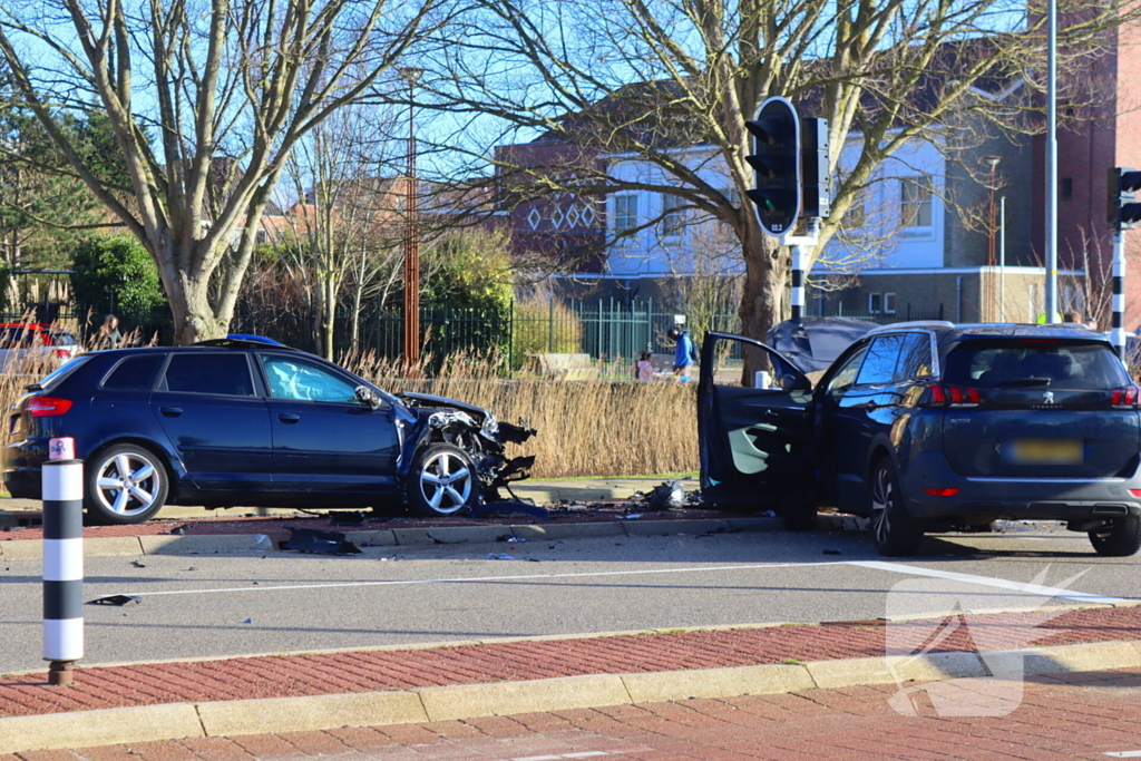 Gewonden en veel schade na ongeval