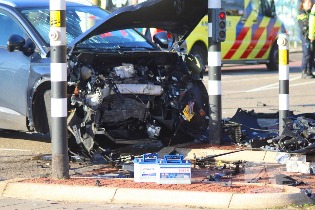 Gewonden en veel schade na ongeval